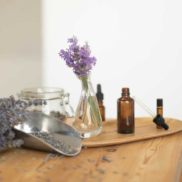 LAVENDER ESSENTIAL OIL